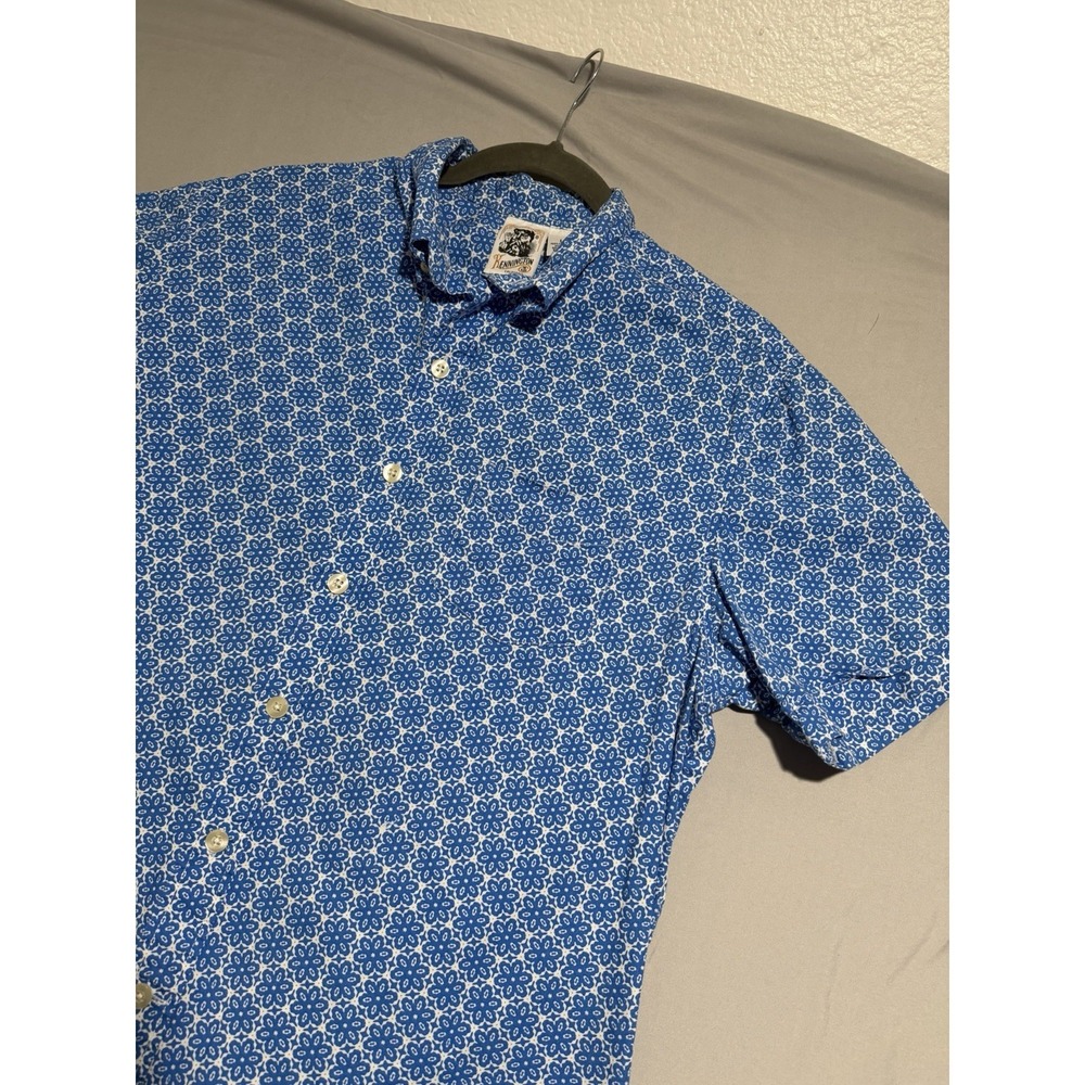 kennington brand blue and white patterned ss button up dress shirt, men's large